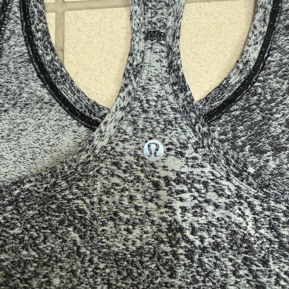 Lululemon Swiftly Tech Racerback Black/White Seamless Tank Size 6 - Picture 3 of 5